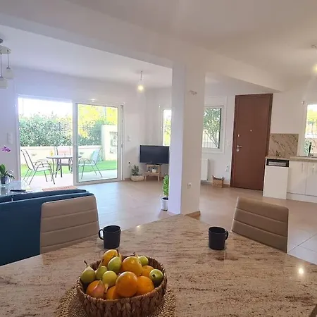 Philoxenia Home Oropos / Just Moments From The Sea Nea Palatia Exterior photo