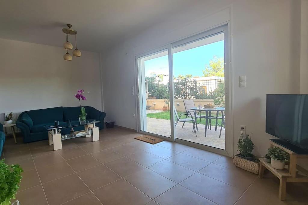 Holiday home Philoxenia Oropos / Just Moments From The Sea *