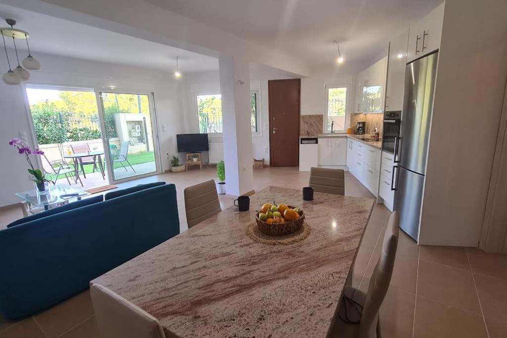 Holiday home Philoxenia Oropos / Just Moments From The Sea